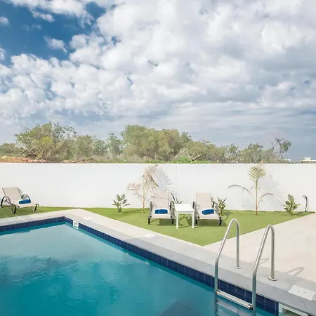 Olive Bronze, Luxurious 2bdr With Pool, Close To Strip And Protaras