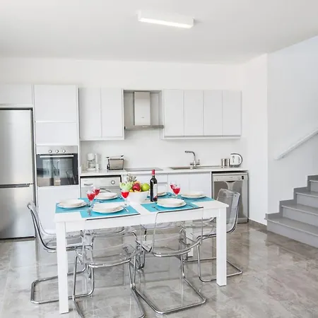 Olive Bronze, Luxurious 2bdr With Pool, Close To Strip And * Protaras